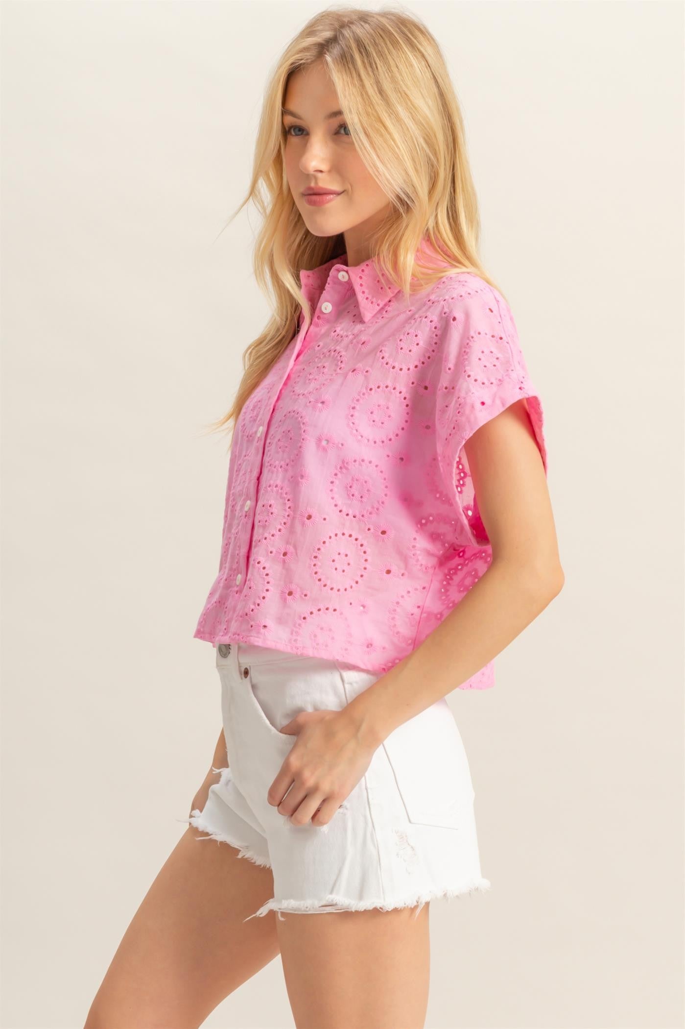 AROUND WE GO EYELET TOP