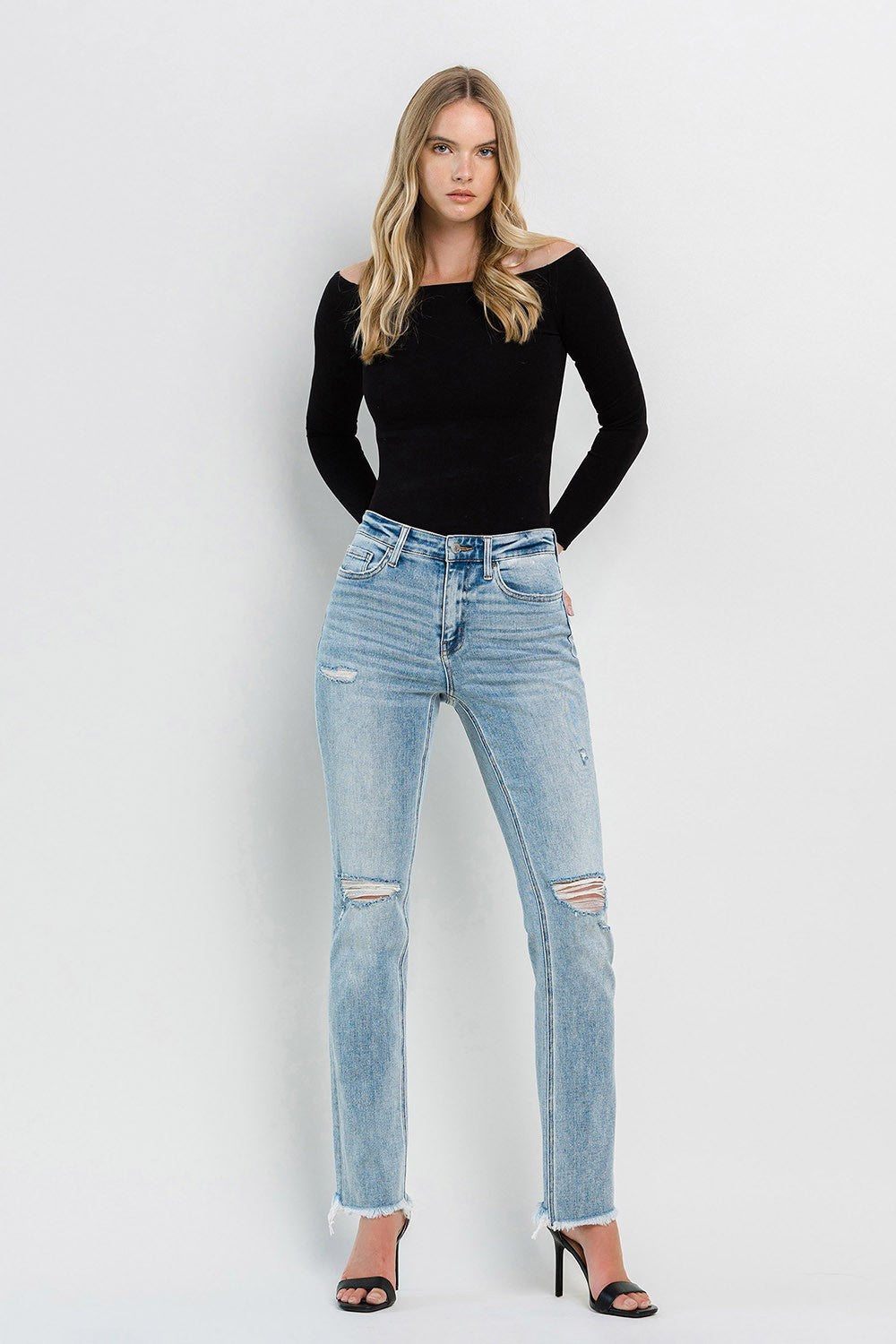 THE PAMPER SLIM STRAIGHT JEANS