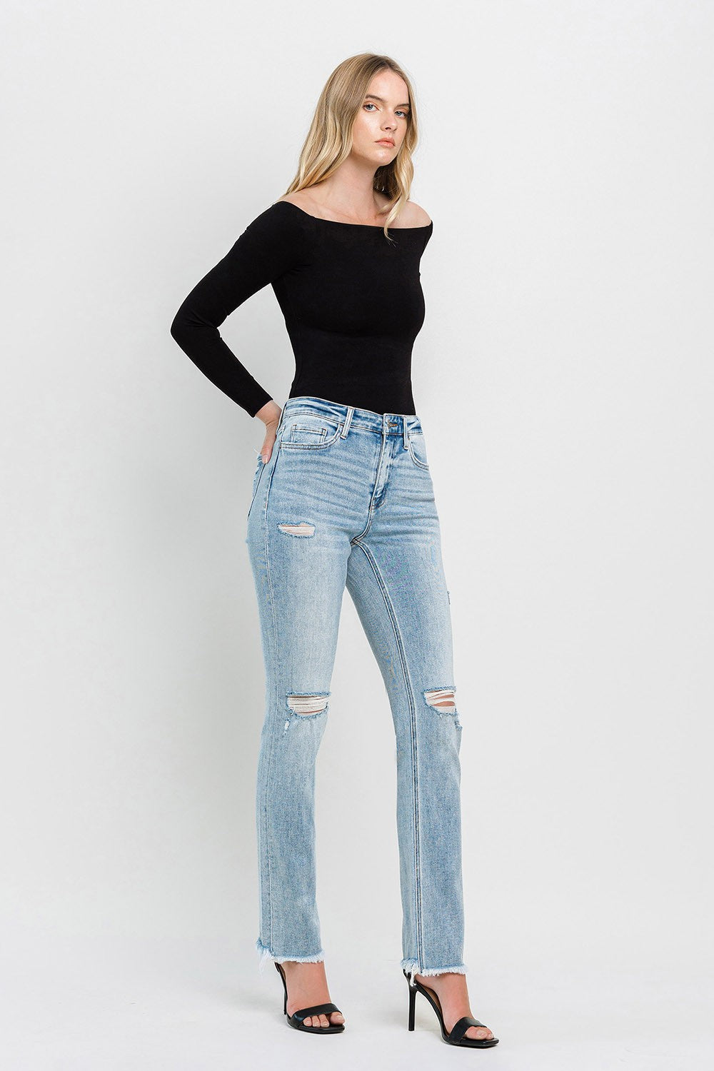 THE PAMPER SLIM STRAIGHT JEANS