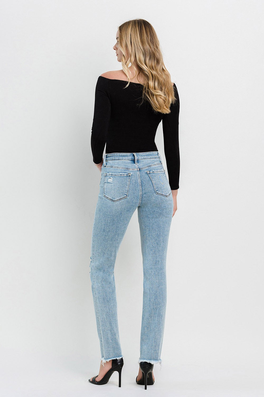 THE PAMPER SLIM STRAIGHT JEANS