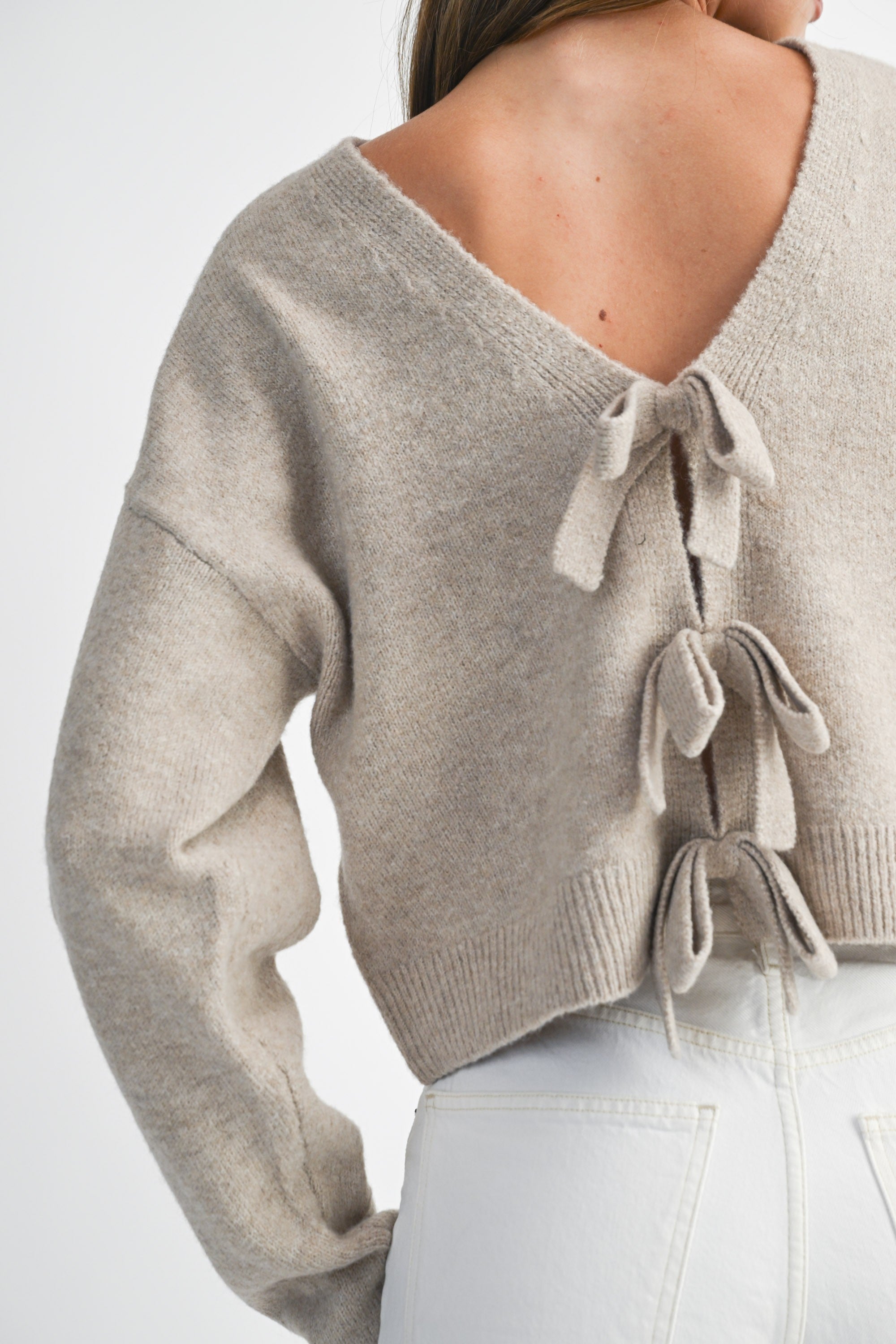 YOUR WAY BOW SWEATER