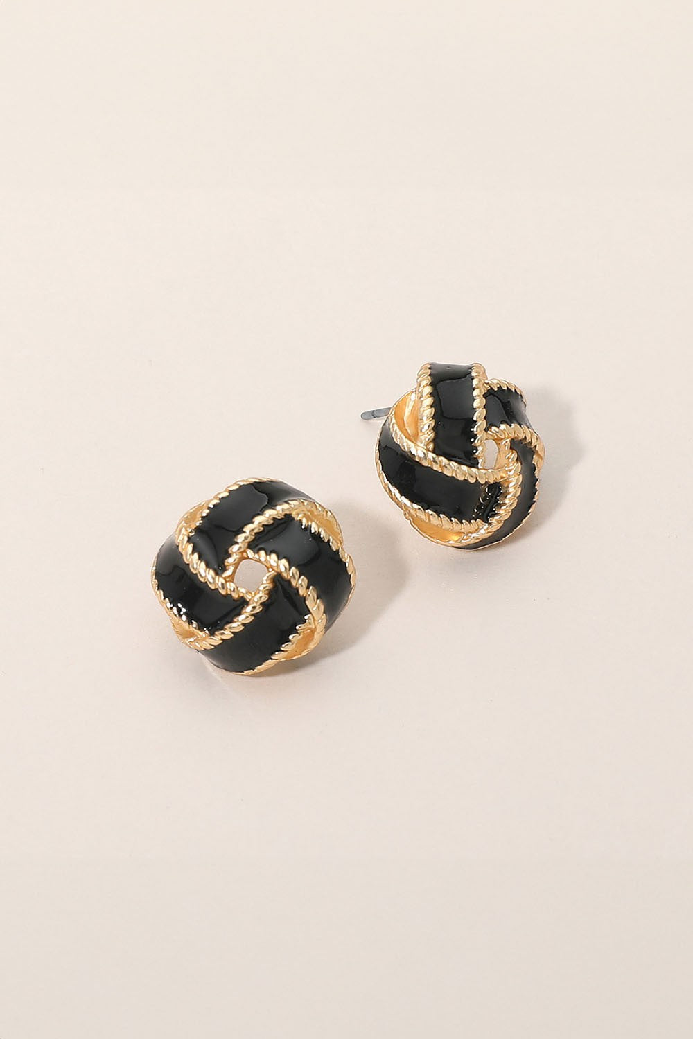 THE KNOT TWIST EARRING