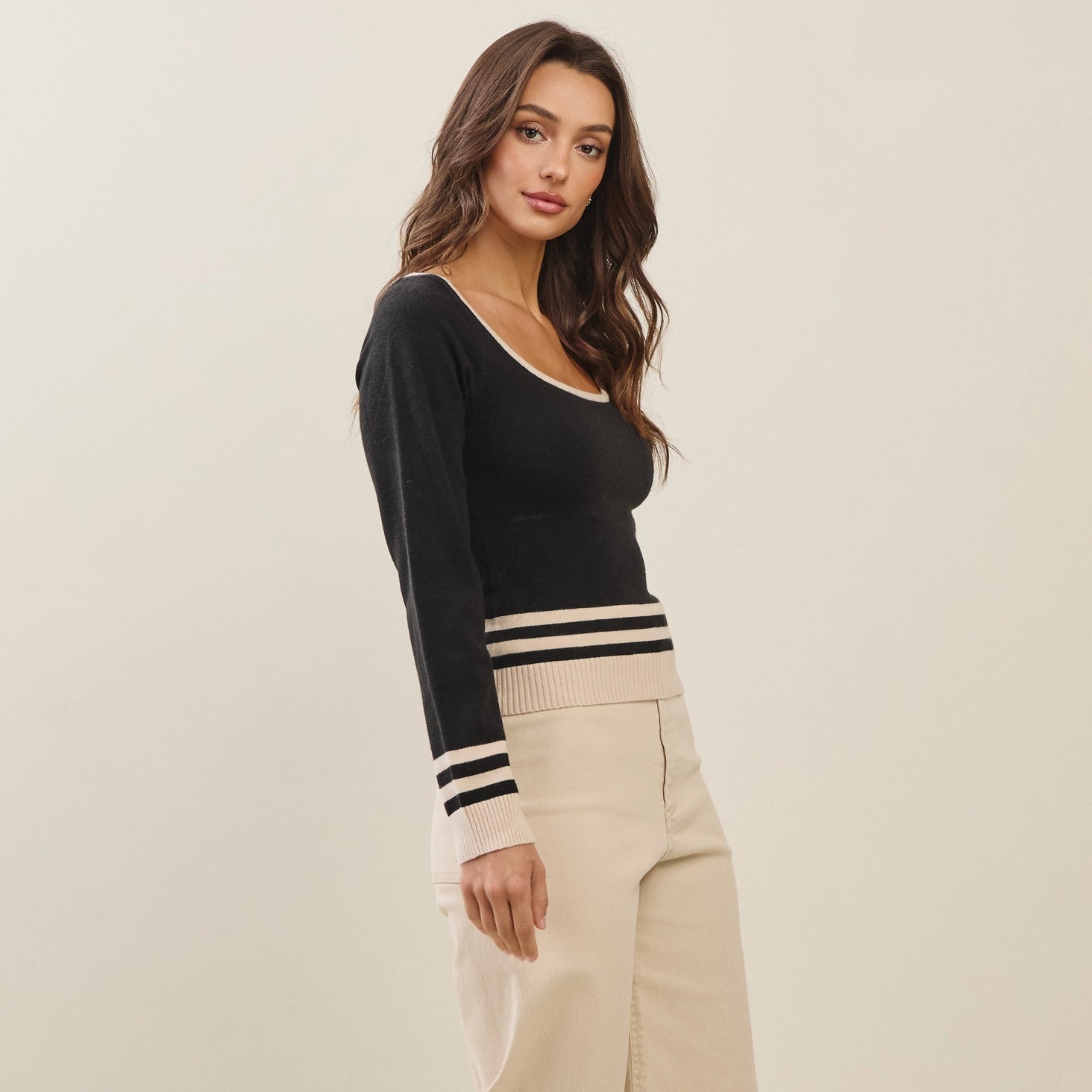 FIRST IMPRESSION SWEATER