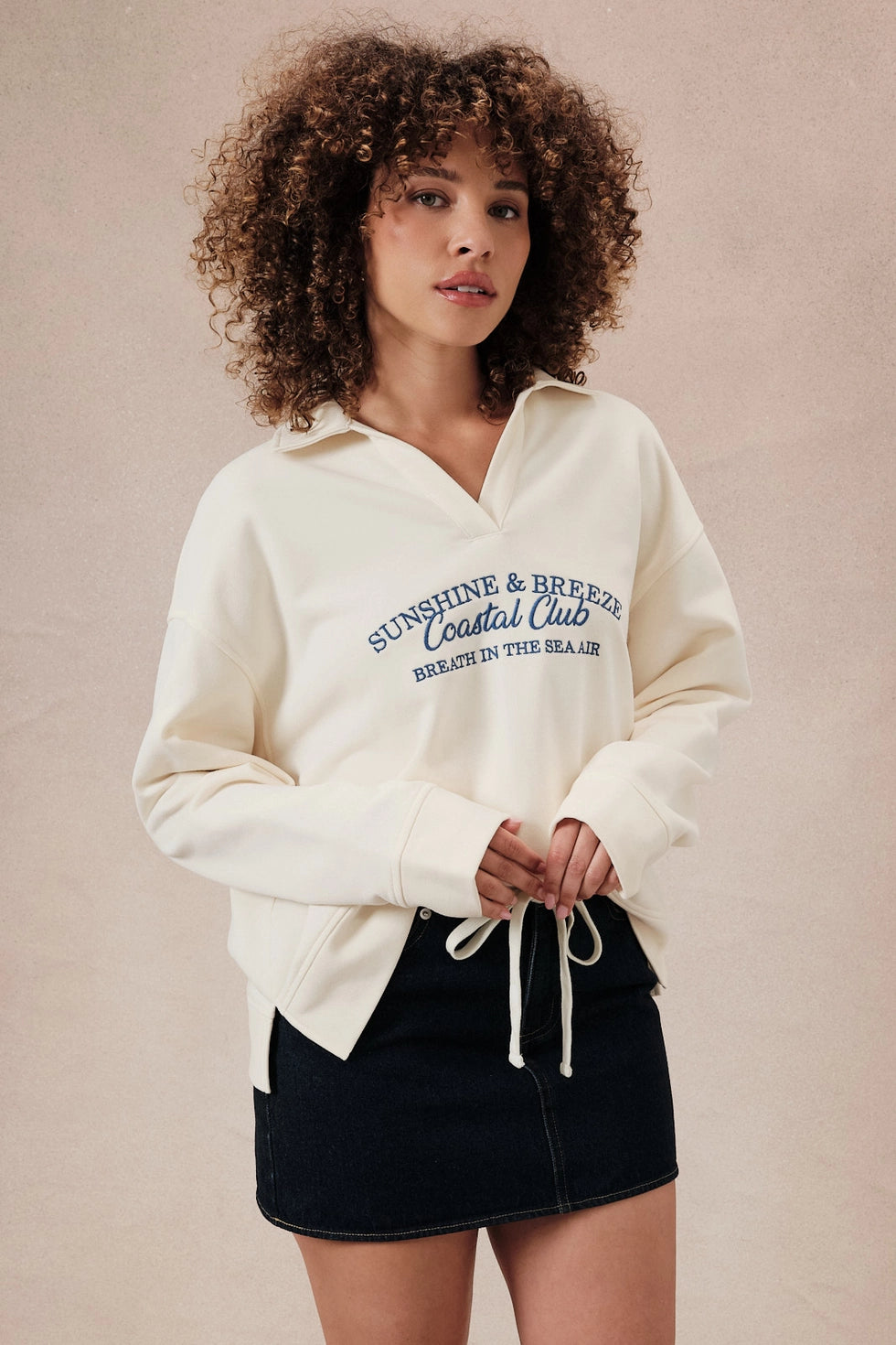 COASTAL CLUB COLLARED SWEATSHIRT
