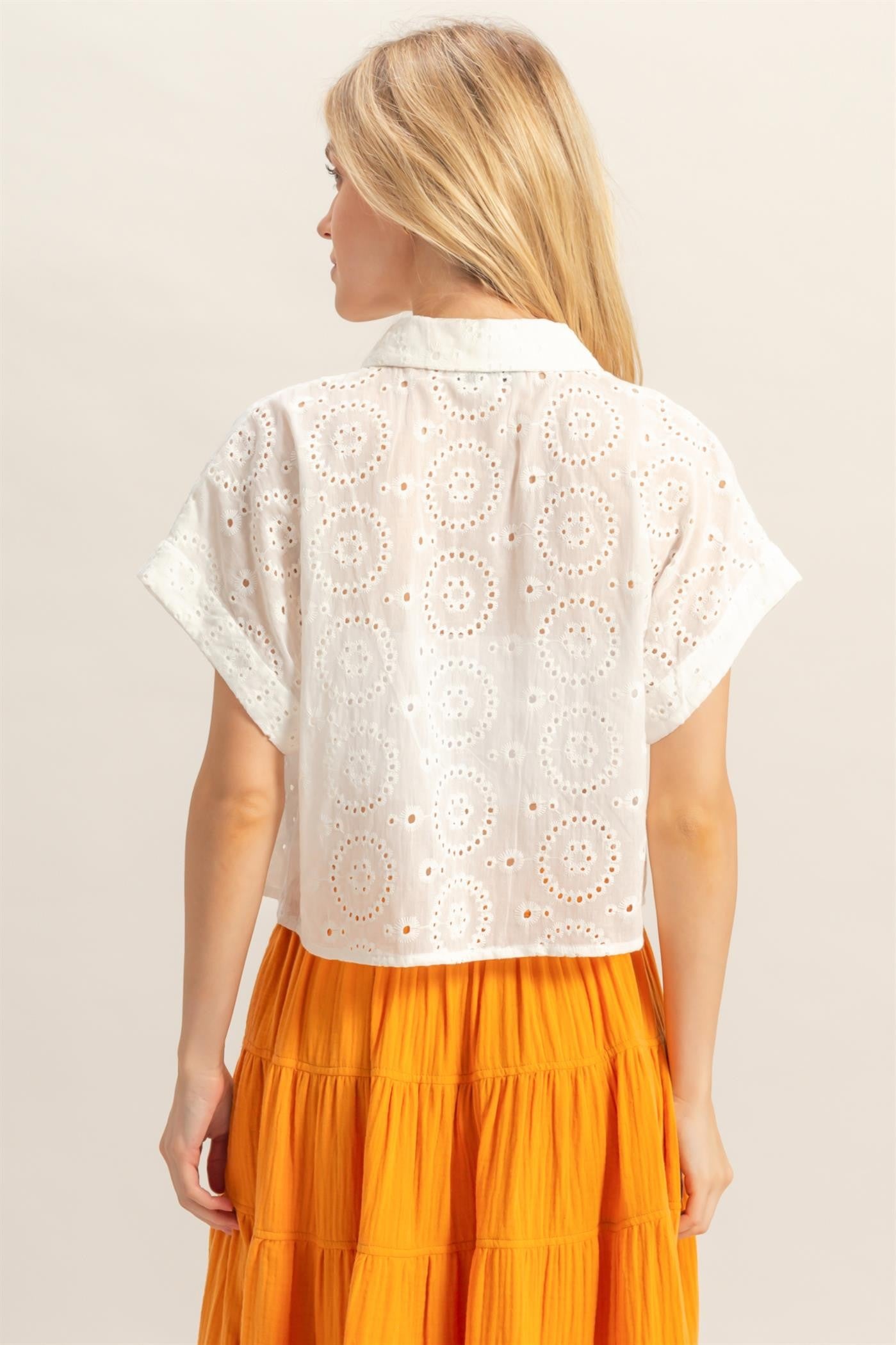 AROUND WE GO EYELET TOP
